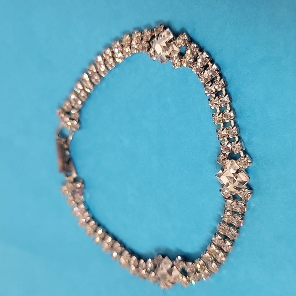 Jeweled Rhinestone Bracelet - Picture 4 of 8